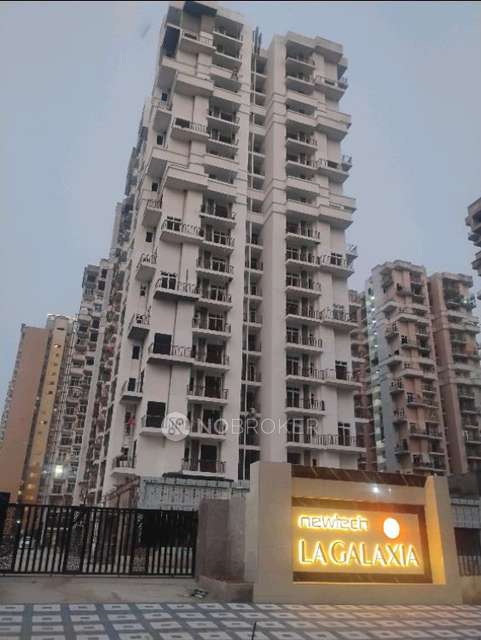 Shop in La Galaxia Greater Noida, Greater_noida for sale 