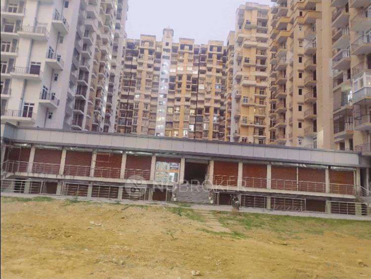 Shop in La Galaxia Greater Noida, Greater_noida for sale 