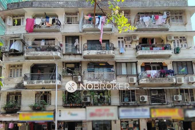 1 BHK Flat In Standalone Building  For Sale  In Tardeo