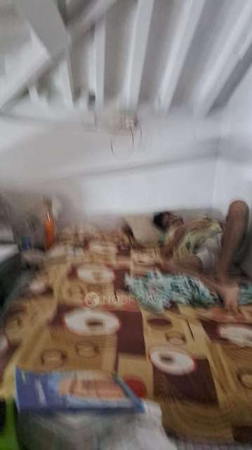 1 BHK Flat In Standalone Building  For Sale  In Tardeo