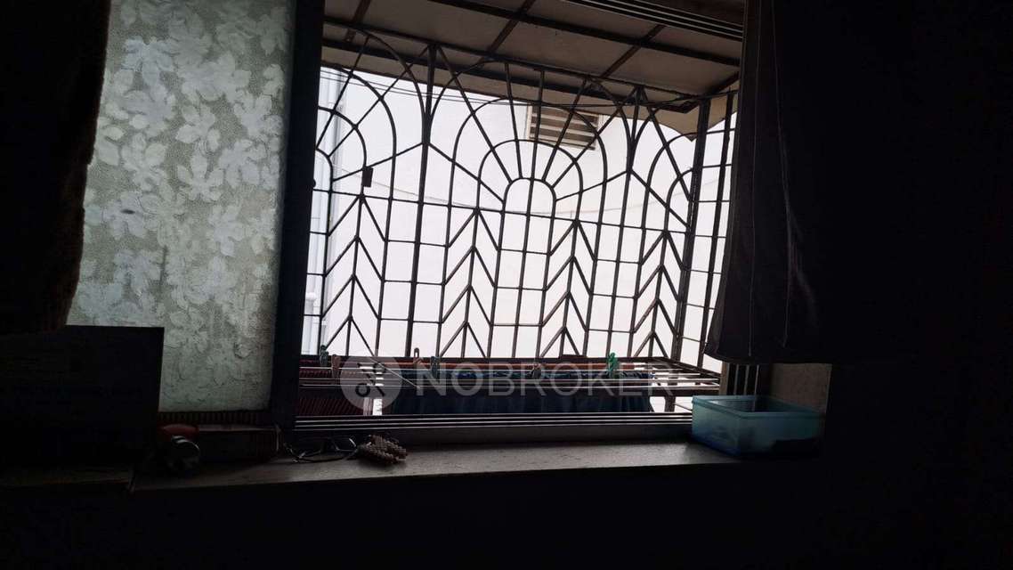 1 BHK Flat In Standalone Building  For Sale  In Tardeo