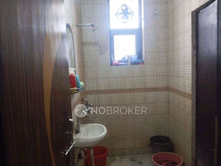 PG for Girls in Gate No 3, Greenfields Colony