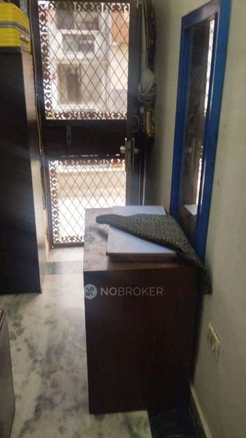 PG for Girls in Gate No 3, Greenfields Colony