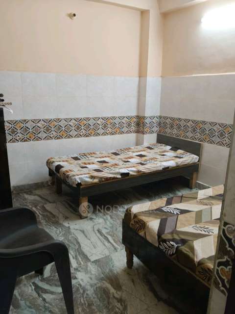 PG for Girls in Dwarka Mor Metro Station