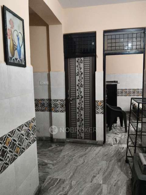 PG for Girls in Dwarka Mor Metro Station