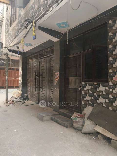 PG for Girls in Dwarka Mor Metro Station