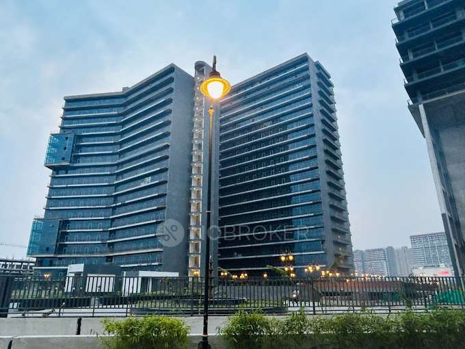 Commercial Property in Nx One Noida Extension, Noida for Rent 