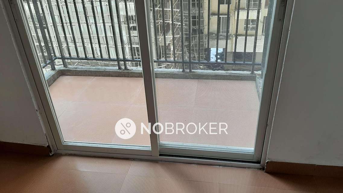 1 BHK Flat In Db Ozone For Sale  In Dahisar East