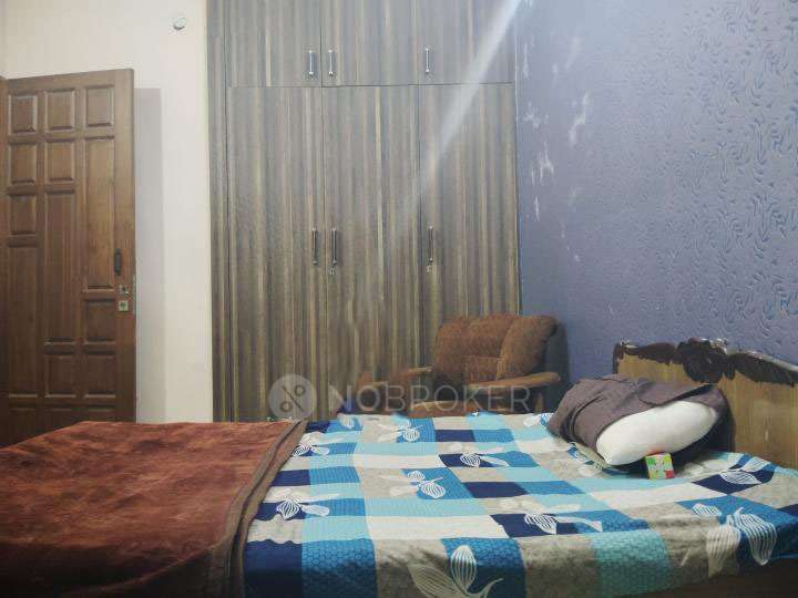 PG for Girls in Gopi Colony