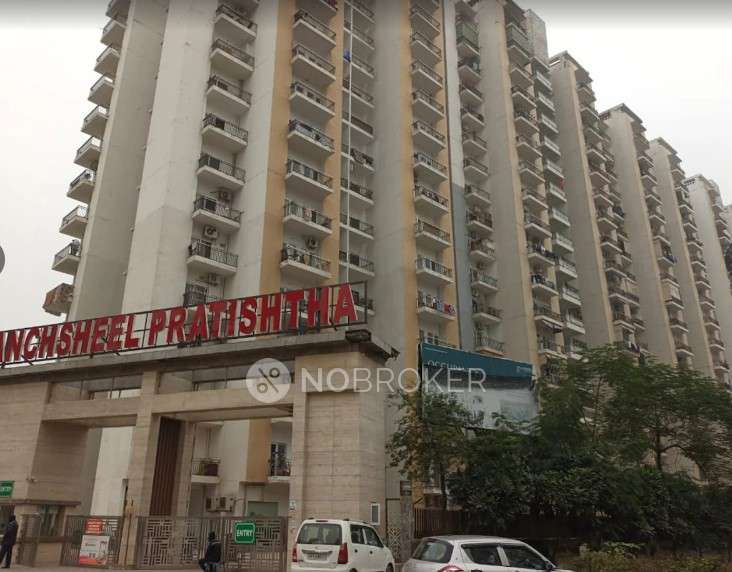 Single Room for Female In 3 BHK  In   Panchsheel Pratishtha In  Sector 75, 