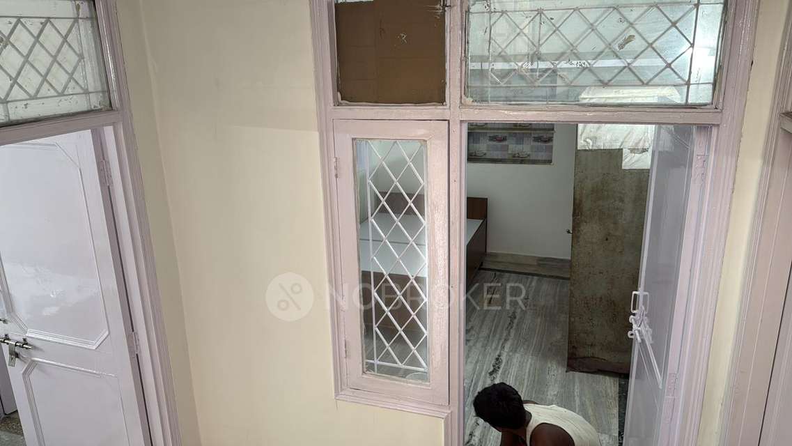 1 BHK Flat In Standalone  Building  for Rent  In Mayur Vihar Phase 1