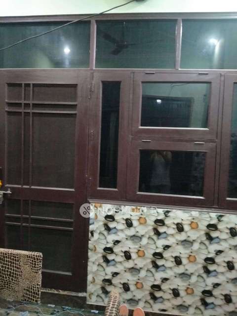 1 RK Flat In Standalone Building  for Rent  In Sector 44