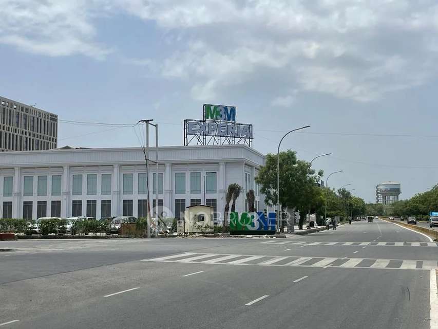 Restaurant/Cafe in Sector 73, Gurgaon for sale 