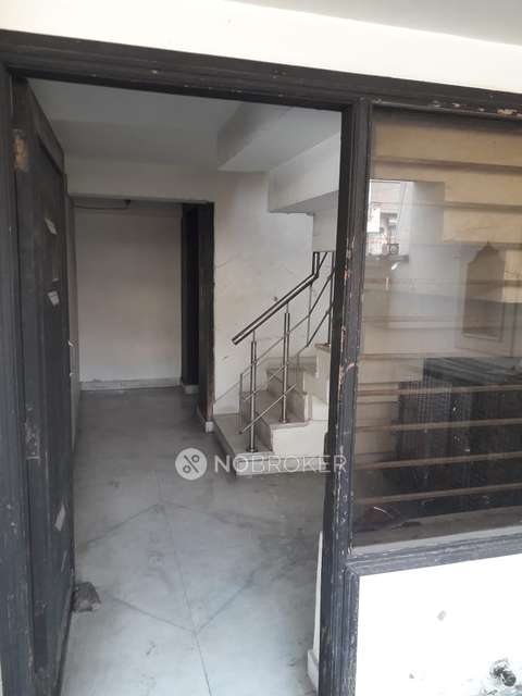 3 BHK Flat In Standalone Building  For Sale  In Shahdara