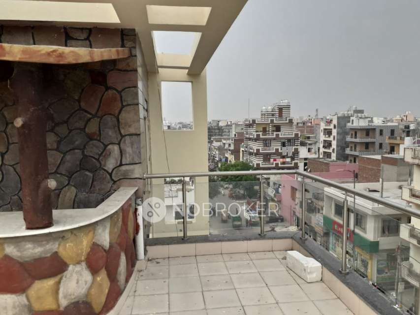 3 BHK Flat In Standalone Building  For Sale  In Shahdara