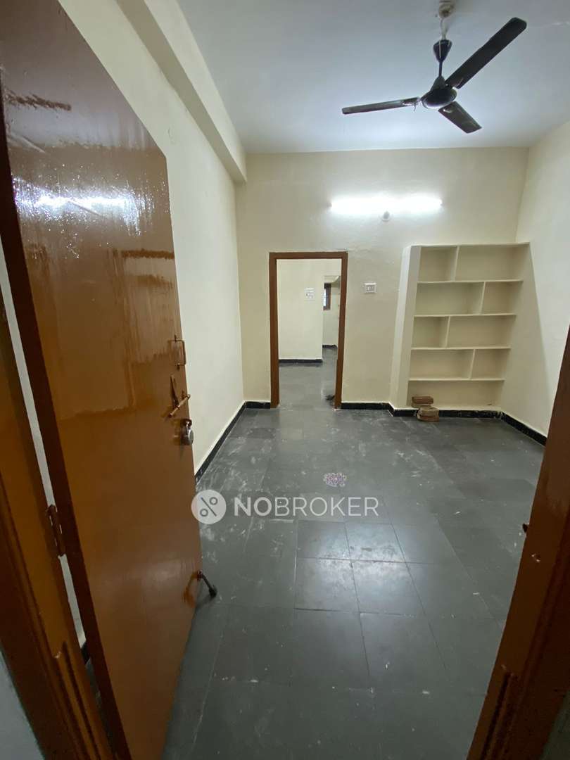 Ranjeeth Singh Building Kachiguda Rent WITHOUT BROKERAGE Semi