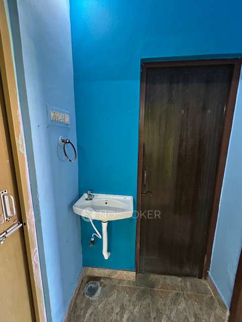 1 BHK Flat In Lake View Apartment For Sale  In Sholinganallur Junction
