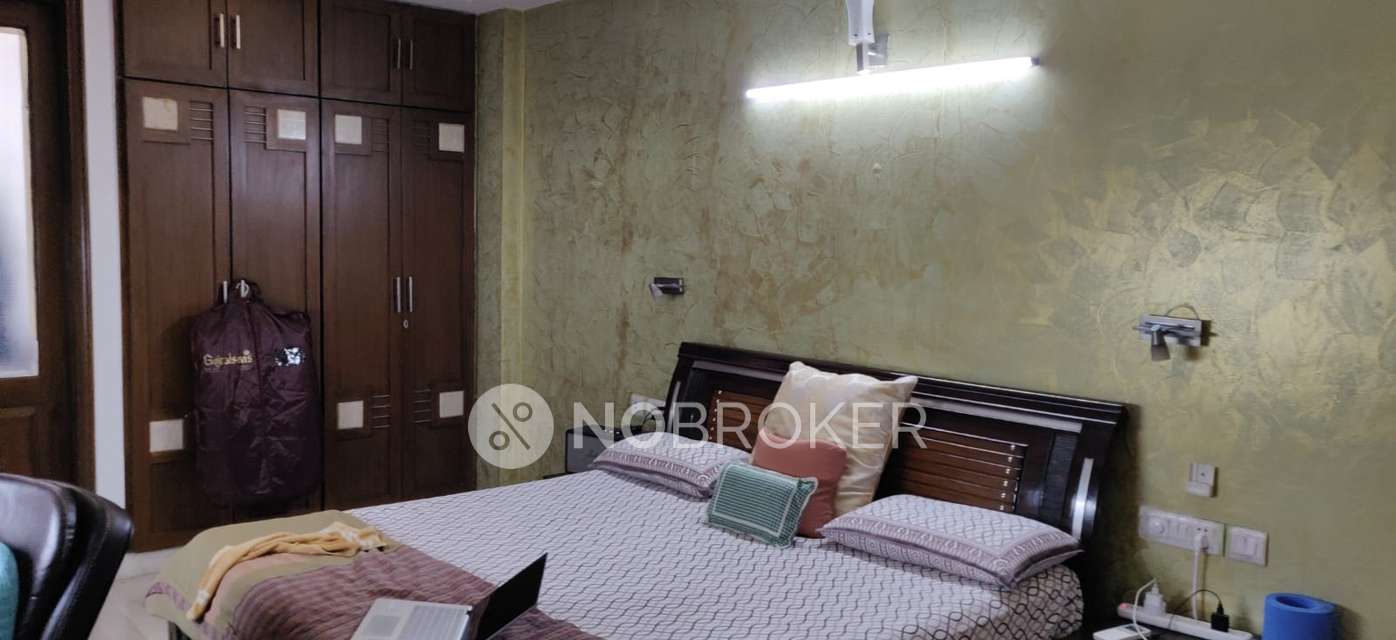 4 BHK Flat For Sale  In Saket