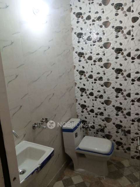 2 BHK Flat In Neelkanth Apartment For Sale  In Arora Medicos