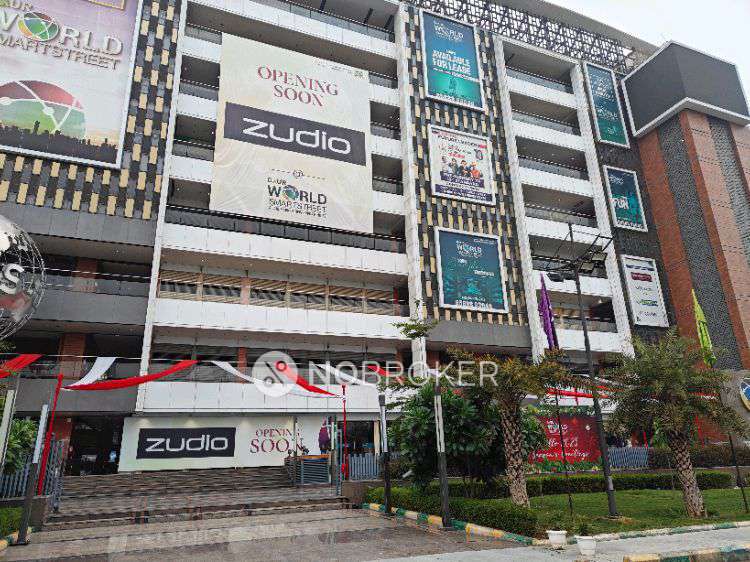 Shop in Sector 16b, Greater Noida for Rent 