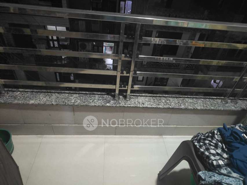 2 BHK Flat In Jps Building For Sale  In Shalimar Garden, 