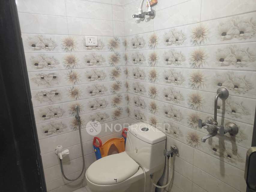2 BHK Flat In Jps Building For Sale  In Shalimar Garden, 