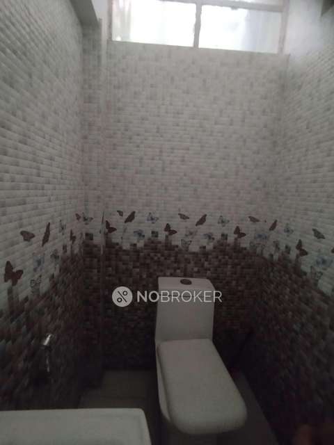 2 BHK Flat In Standalone Building  For Sale  In  South Extension I 