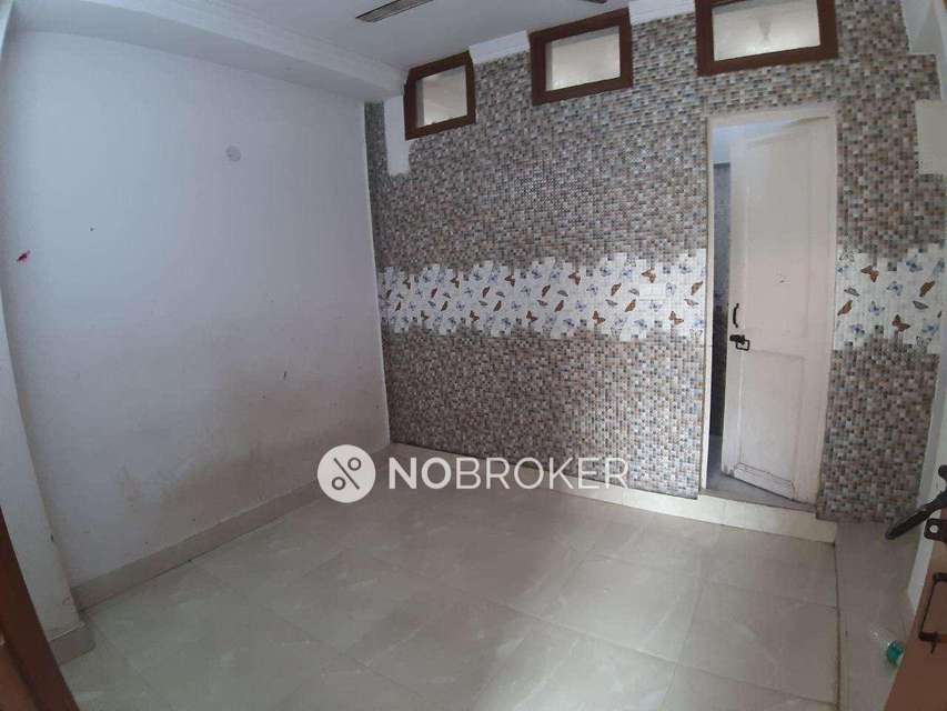2 BHK Flat In Standalone Building  For Sale  In  South Extension I 
