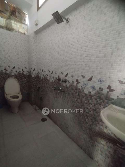 2 BHK Flat In Standalone Building  For Sale  In  South Extension I 