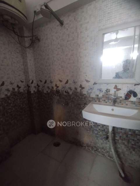 2 BHK Flat In Standalone Building  For Sale  In  South Extension I 