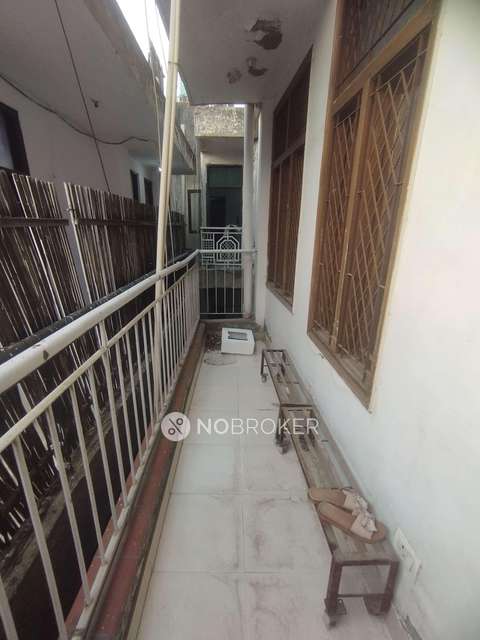 2 BHK Flat In Standalone Building  For Sale  In  South Extension I 