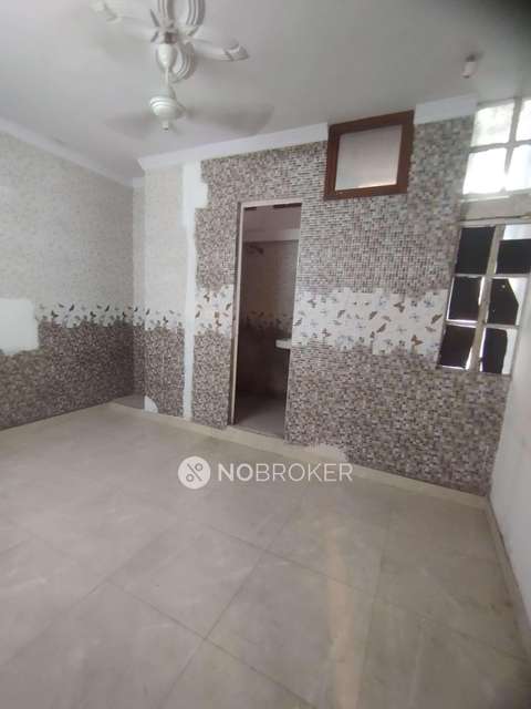2 BHK Flat In Standalone Building  For Sale  In  South Extension I 
