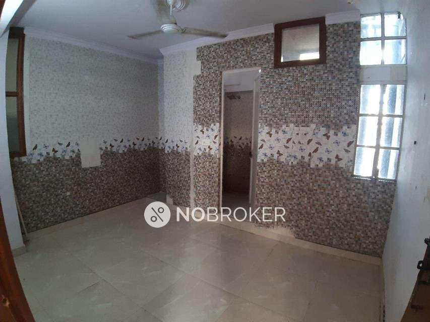 2 BHK Flat In Standalone Building  For Sale  In  South Extension I 