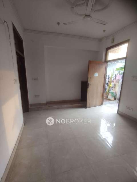 2 BHK Flat In Standalone Building  For Sale  In  South Extension I 