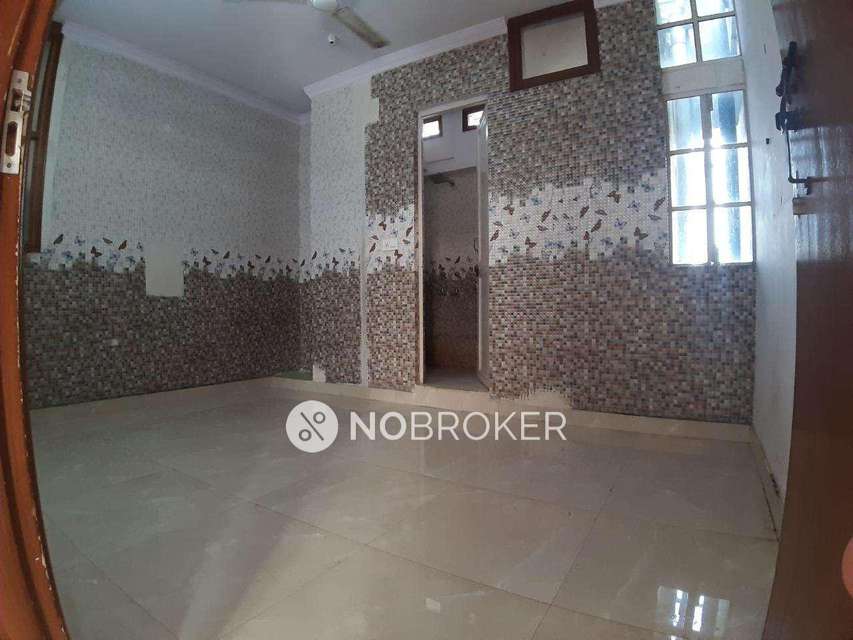 2 BHK Flat In Standalone Building  For Sale  In  South Extension I 