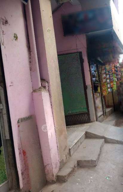 Godown/Warehouse in Rangpuri, Delhi for sale 