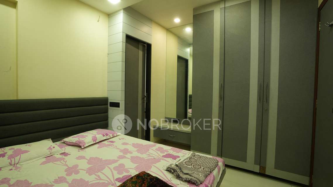 3 BHK Flat In 301302. Maha Anand Society , Azad Road For Sale  In Vile Parle 