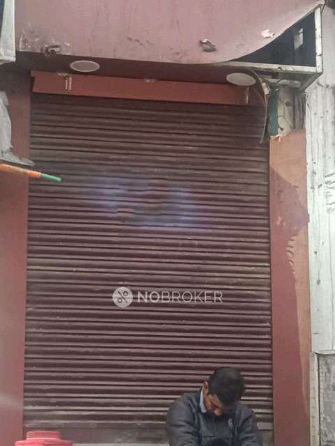 Shop in Kalkaji, Delhi for sale 