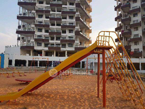 2 BHK Flat In Ratan Neptune Housing Society,near Jspm College Handwadi Road ,hadapsar,pune for Rent  In Hadapsar