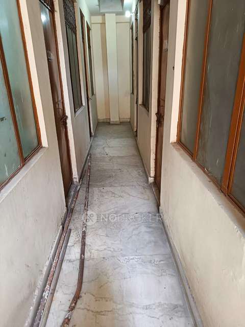 PG for Boys in Laxminagar Metro Station