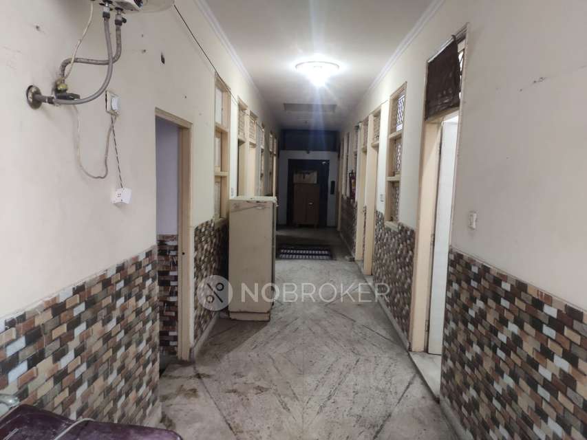 PG for Boys in Laxminagar Metro Station