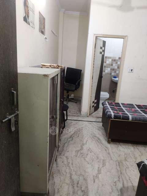 PG for Boys in Laxminagar Metro Station