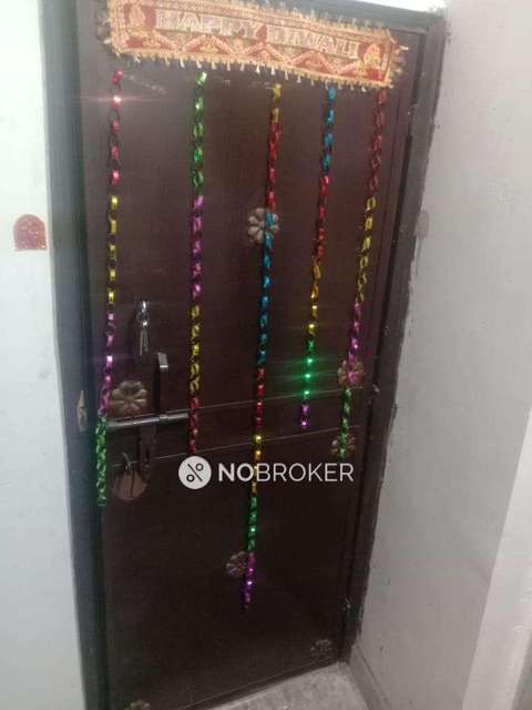 2 BHK Flat For Sale  In Azadpur