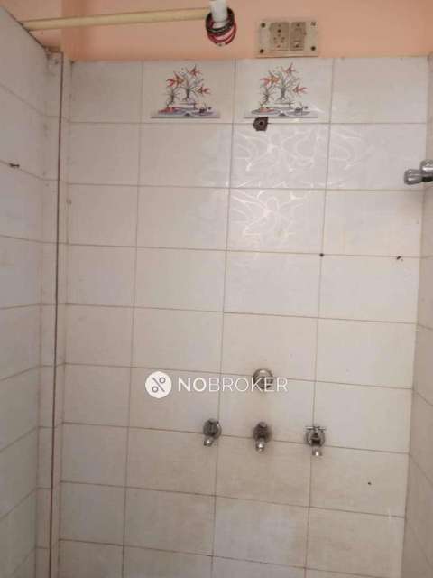 2 BHK Flat For Sale  In Azadpur