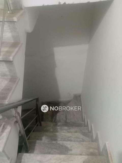 2 BHK Flat For Sale  In Azadpur