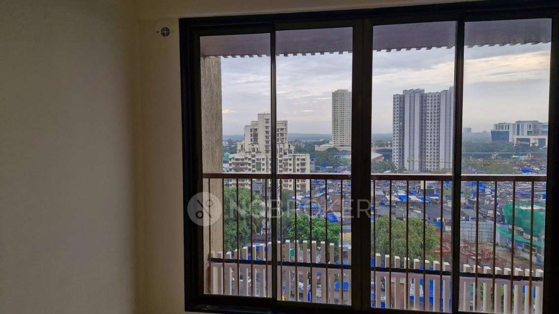 2 BHK Flat In Chandak 34 Park Estate, Goregaon West For Sale  In Goregaon West