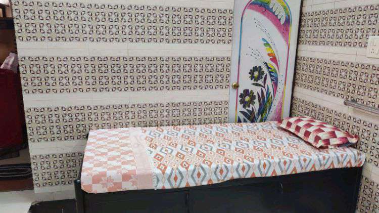 PG for Boys in 607-a, Dolat Manzil, Bldg