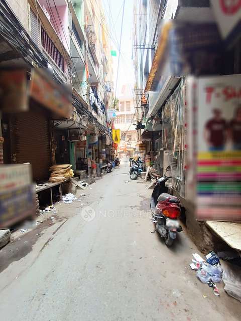 3 BHK Flat In Standalone Building   For Sale  In Laxmi Nagar