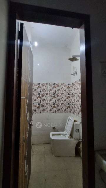 4 BHK Flat For Sale  In Shahdara