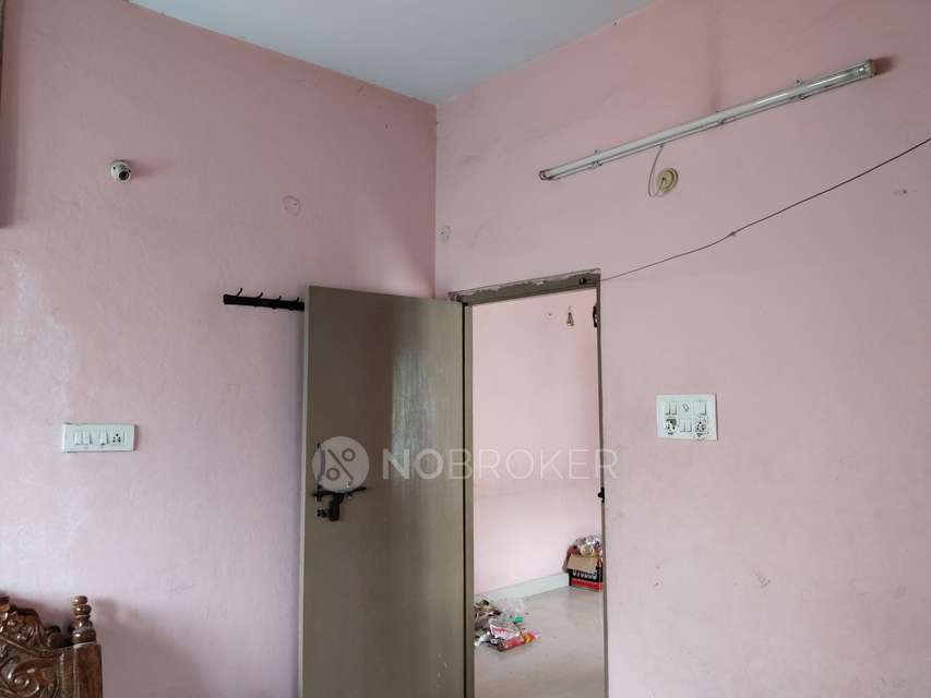 1 BHK Flat In Aruna Gowri Nivas For Sale  In  Padmarao Nagar